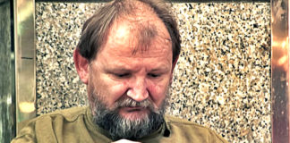 students-sit-beside-homeless-person-give-him-something-more-than-money