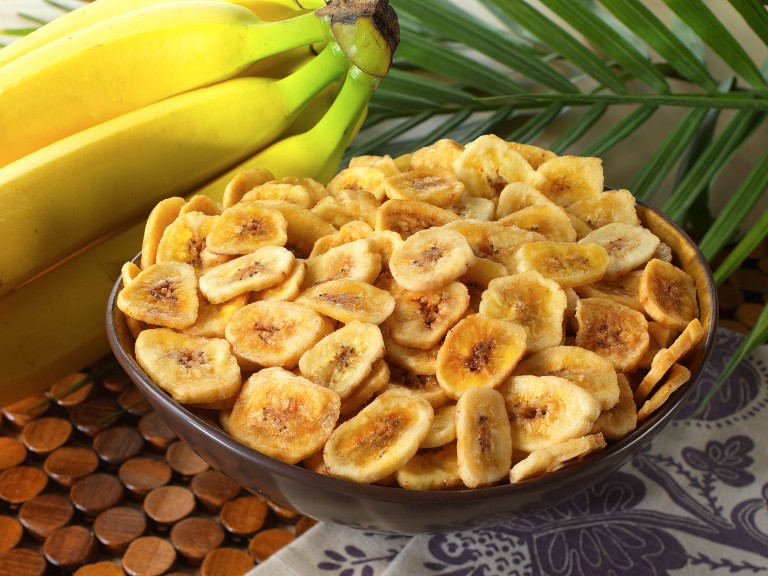 10 Foods EVERYBODY Mistake for Healthy: Banana-Chips