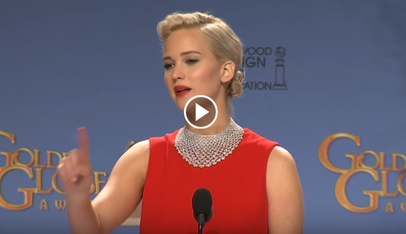 Jennifer Lawrence Golden Globes 2016 Reporter Looking on his phone