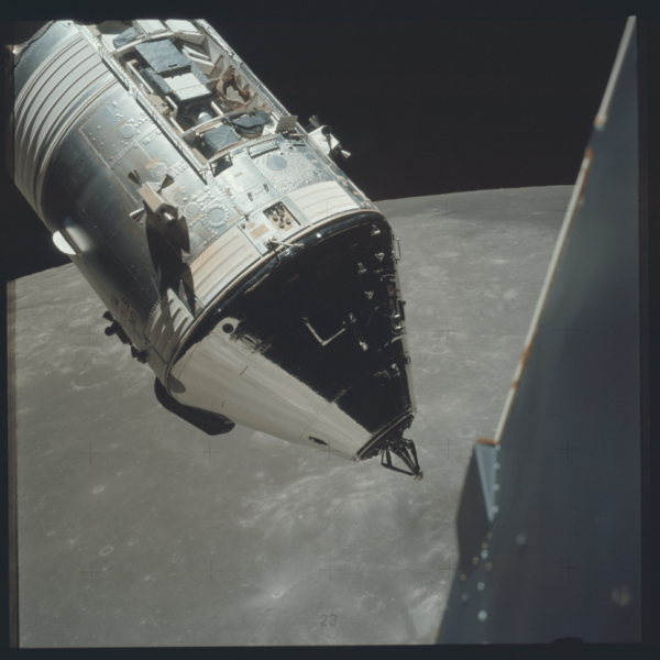 nasa-released-10000-new-photos-from-the-moon-1