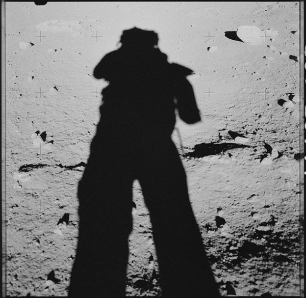 nasa-released-10000-new-photos-from-the-moon-13
