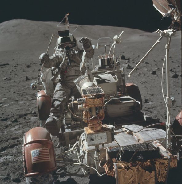 nasa-released-10000-new-photos-from-the-moon-24