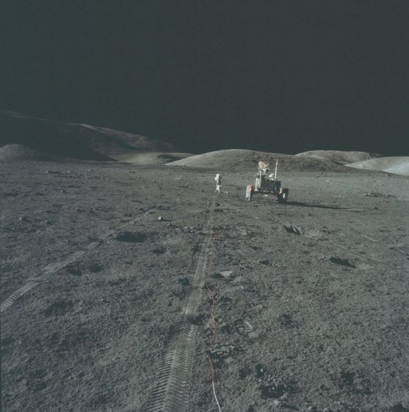 nasa-released-10000-new-photos-from-the-moon-36