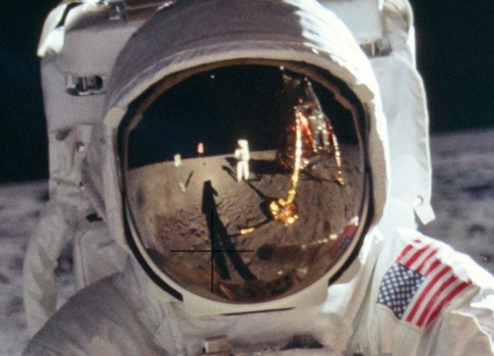 nasa-released-10000-new-photos-from-the-moon