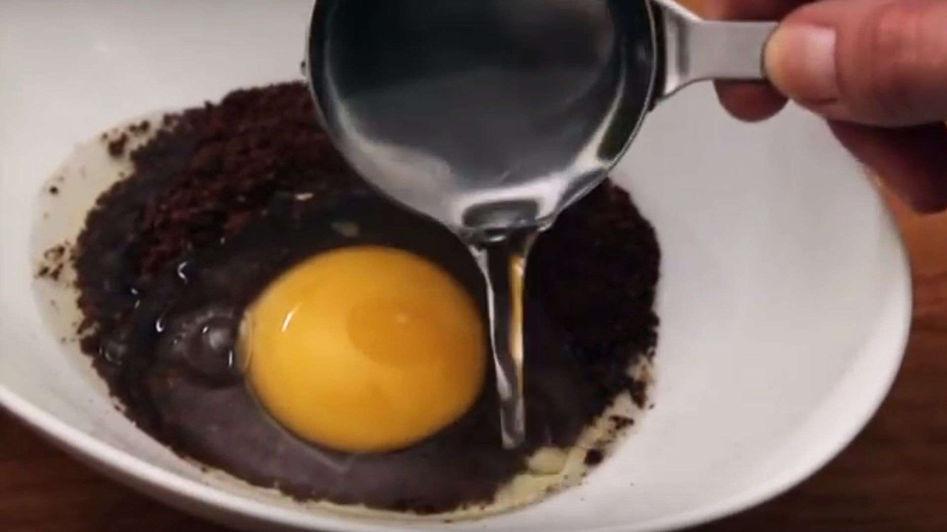 what-will-happen-if-you-put-an-egg-in-your-coffee