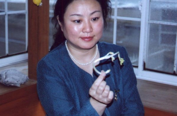 Chinese-woman-psychic-growing-plant-seed