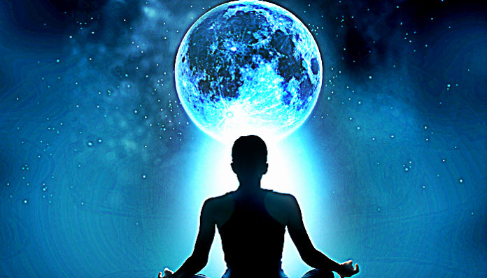 THIS Is How To Use The Moon Phases In Your Favor... How To Use The Moon Phases In Your Favor...
