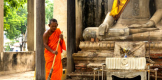 7 Spiritual Laws Good Vibes In Your Home Buddhist Monk