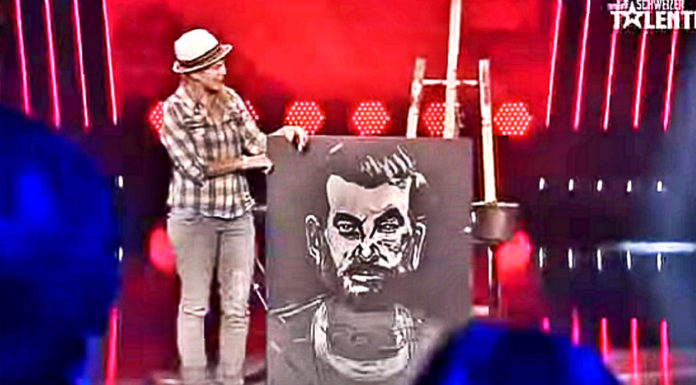 Everyone Laughed At Her Painting Skills Until The End Of The Performance everyone-laughed-at-her-painting-until-end-of-performance