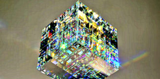 artist-creates-masterpieces-of-glass-by-fibonacci-sequence