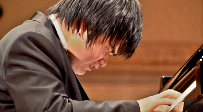 Blind Pianist Bursts Into Tears While Playing One Of The Most Amazing Pieces Of Music blind-pianist-bursts-into-tears-while-playing