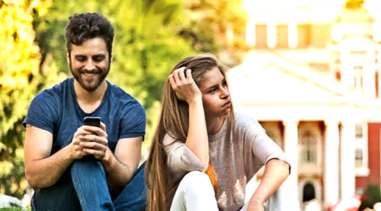 phubbing-the-modern-habit-that-destroys-most-relationships