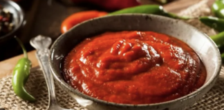 sriracha-sauce-keto-friendly