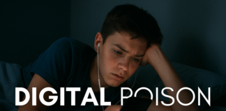 teen-feels-lonely-with-a-phone