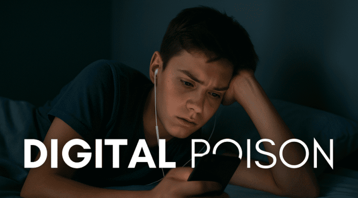 teen-feels-lonely-with-a-phone